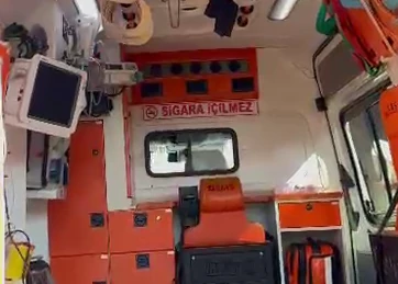 Ambulans kabini: monitör, ekipman dolapları ve oksijen sistemi